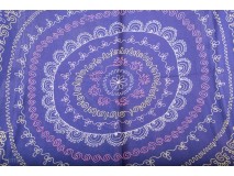 Traditionelle bestickte Decke / Wandbehang